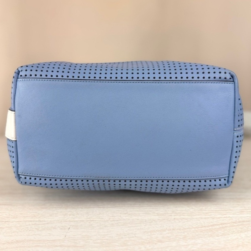 COACH Legacy Perforated Duffle Leather White Blue Stripe Coastal Spring‎ Resort - Picture 6 of 10